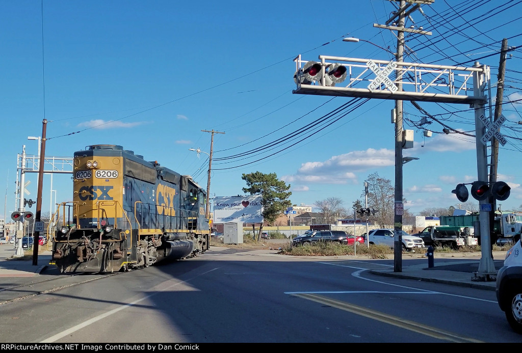 Y101 with CSXT 6206 Crosses Rt 135 / Waverly St. in Framingham